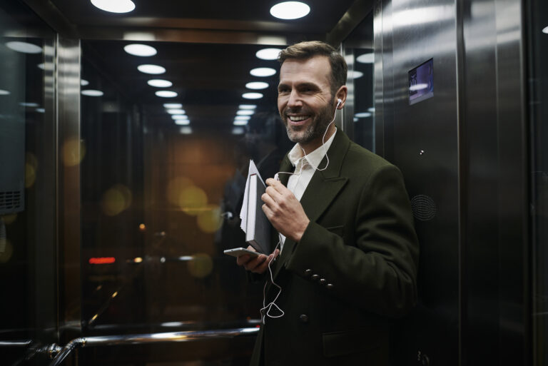 How Property Managers Can Track Elevator Performance during Peak Season